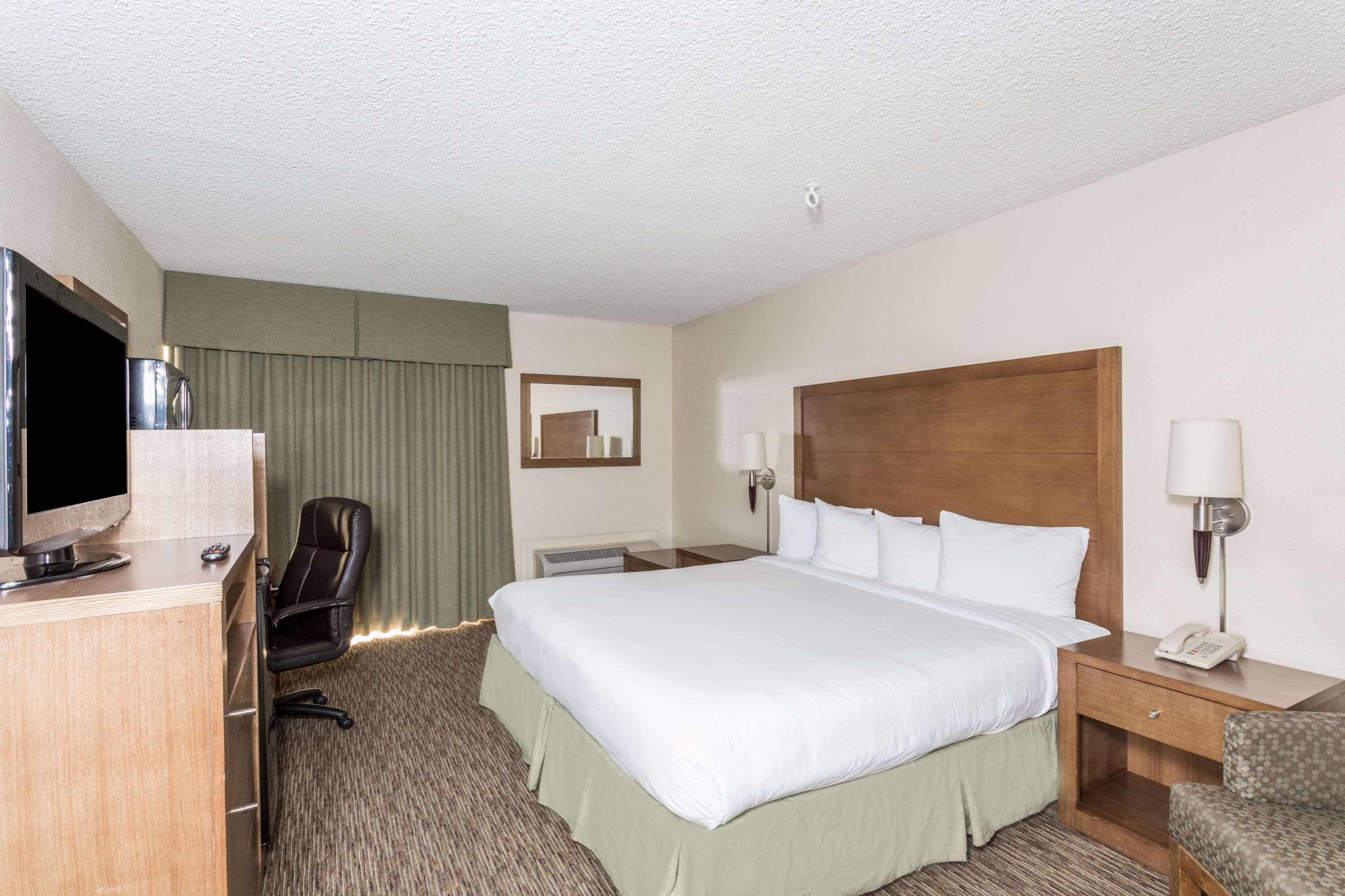Days Hotel By Wyndham Peoria Glendale Area Exterior photo